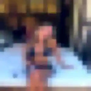 Flavie (32 ans) à Cires-lès-Mello propose une rencontre rapidement
