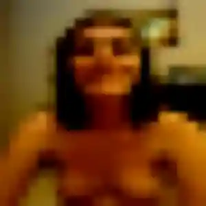 Photo privée de Flore, 25 ans à Douchy-les-Mines - rencontre coquine