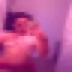Lea, 21 ans, en ligne à Lallaing pour un rencontre cougar
